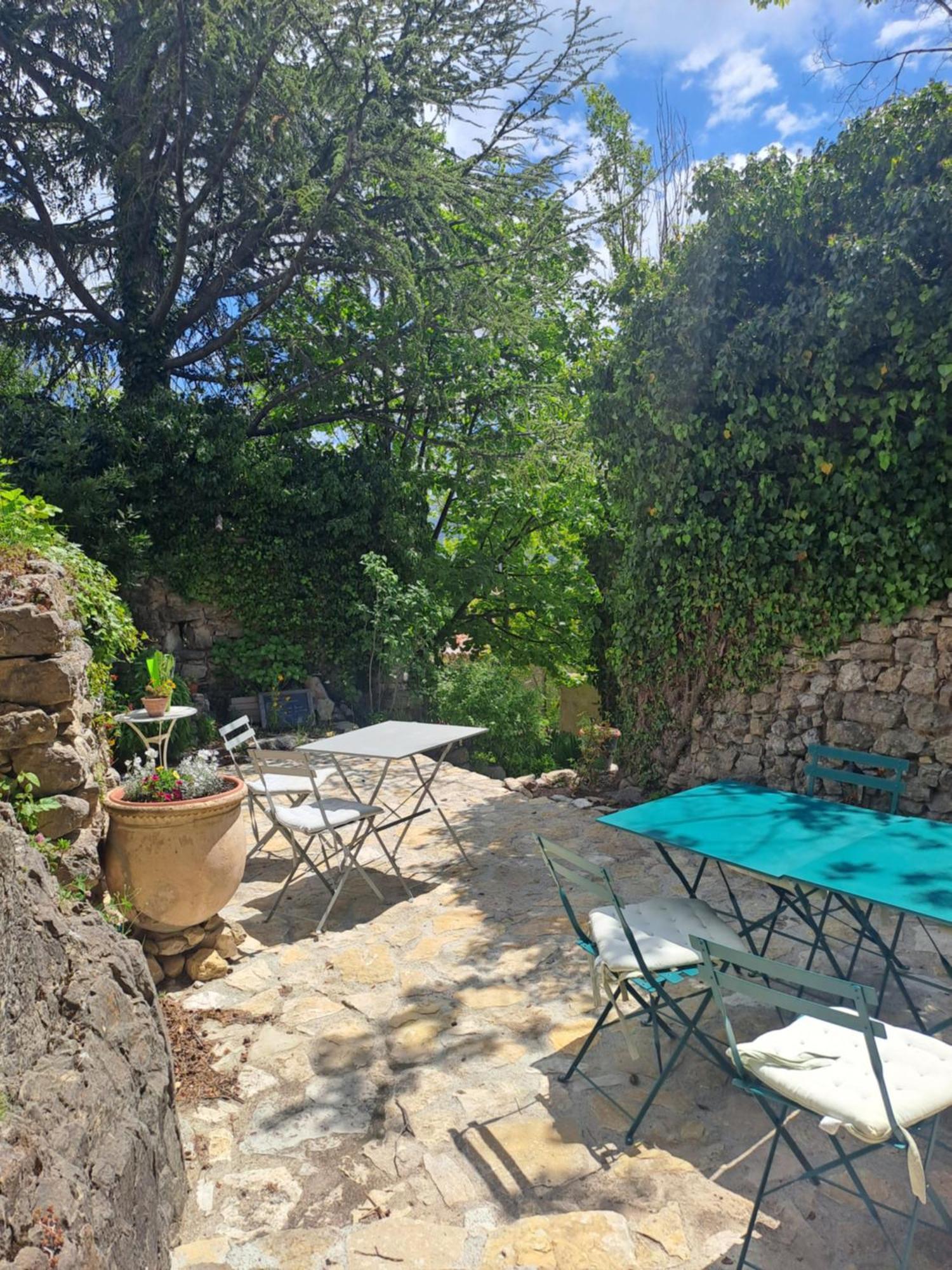 Bed and Breakfast Les Roses Tremieres Bargème Zewnętrze zdjęcie